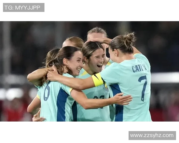 足球明星亲临女足比赛现场展现对女性运动员的支持与热爱